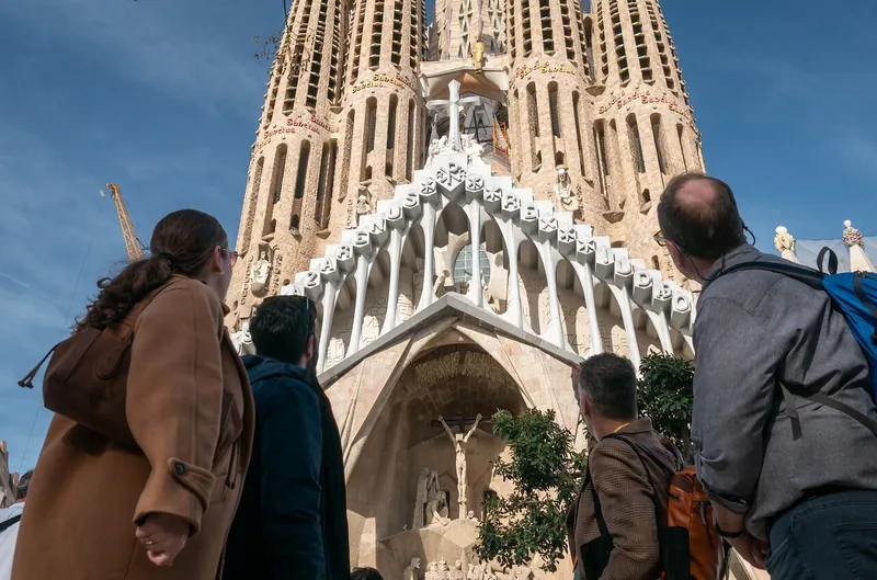 Gaudí an einem Tag mit La Pedrera & Tapas